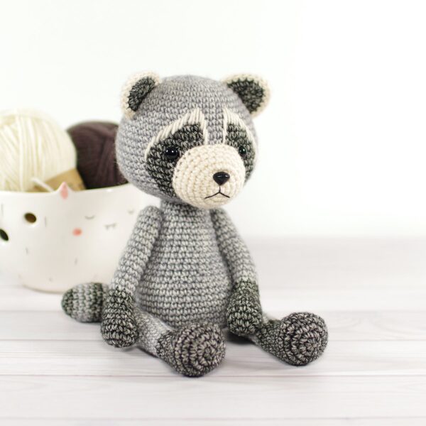 crochet-pattern-amigurumi-raccoon