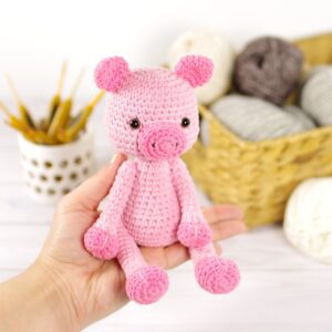 crochet-pattern-quincy-the-small-piglet