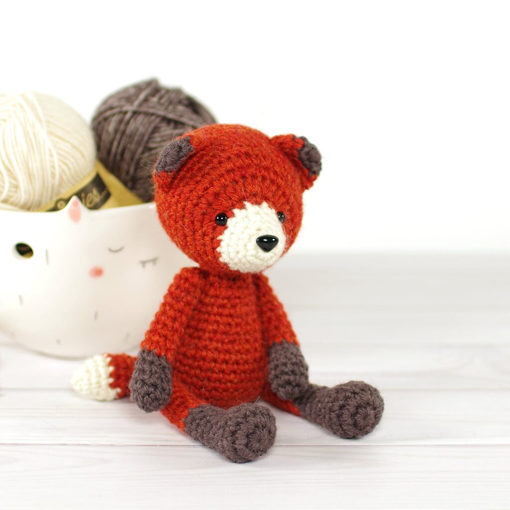 crochet-pattern-small-amigurumi-fox