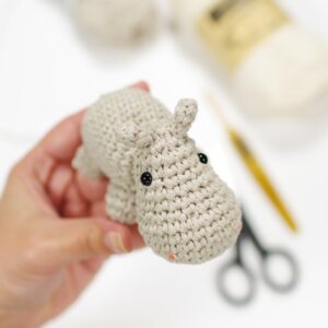 crochet-pattern-small-amigurumi-hippo