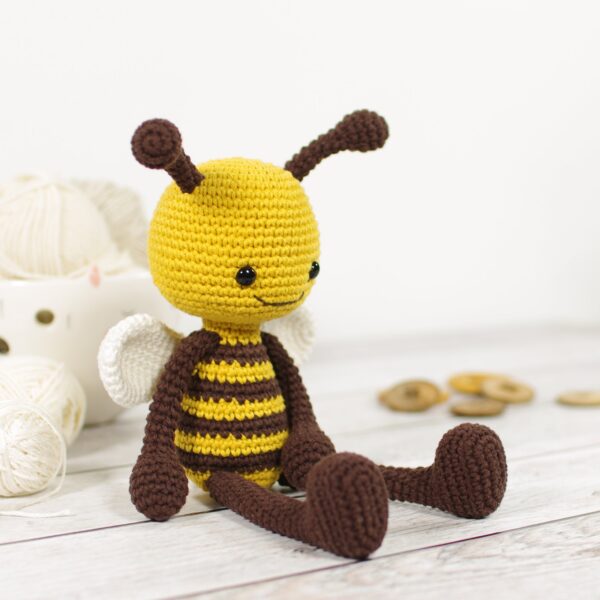 Crochet Pattern - Amigurumi Bee