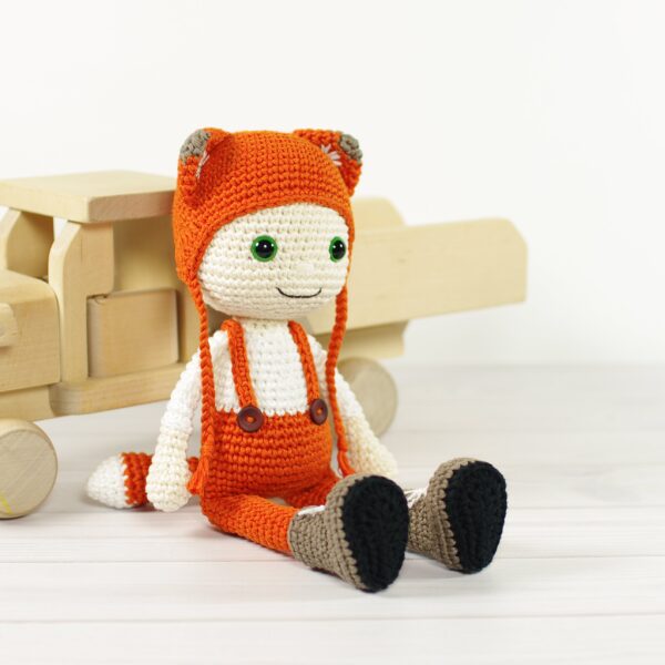 crochet-pattern-doll-in-a-fox-costume