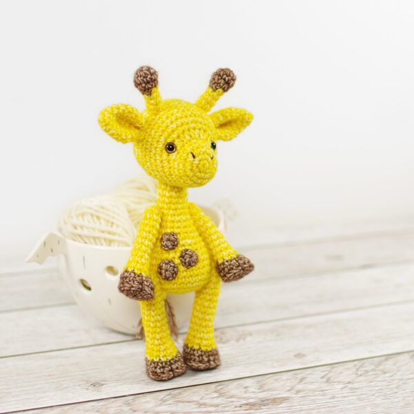 Crochet Pattern - Small Amigurumil Giraffe