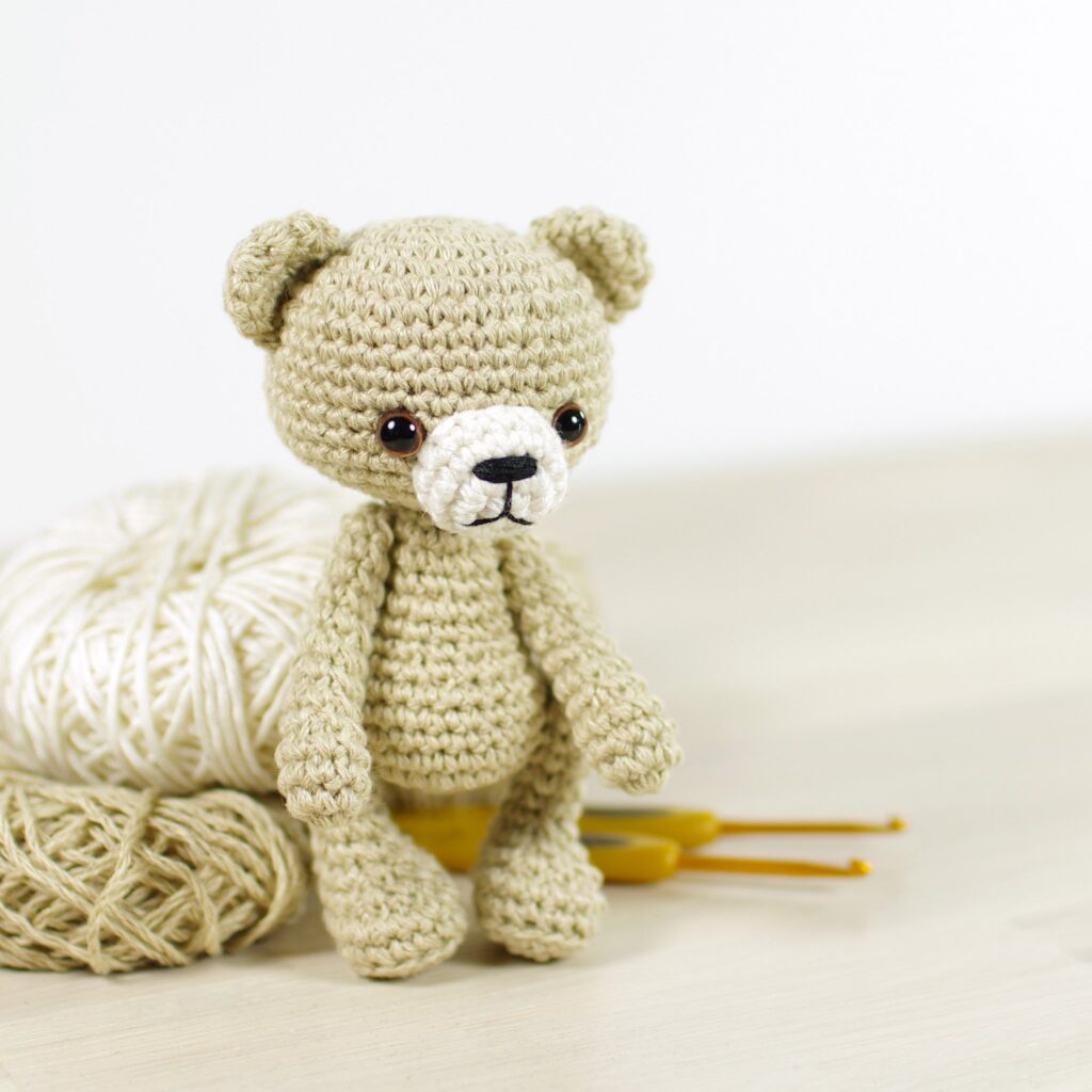 crochet-pattern-small-teddy-bear